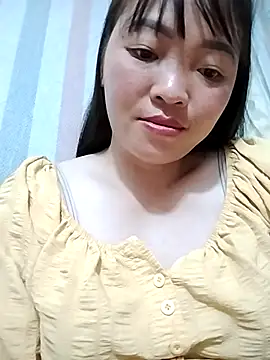 Minkine022 online show from April 15, 2026, 5:42 pm