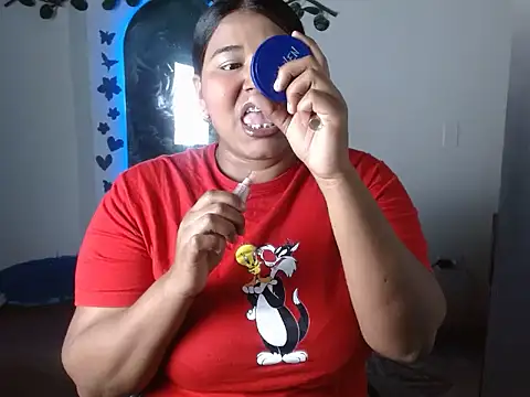 Ebony luna online show from April 17, 2026, 1:25 pm