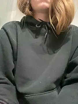 Snapshot of pleasedontpressaredburton chatting on February 21, 2026, 12:22 am pleasedontpressaredburton online show from February 21, 2026, 12:22 am