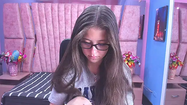 sarah sweett  online show from January 14, 2026, 2:33 pm