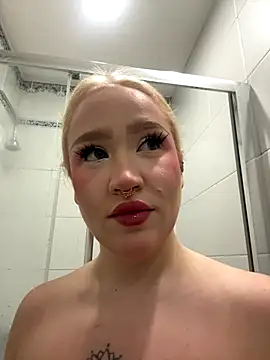 RollDolls online show from October 20, 2025, 5:08 am