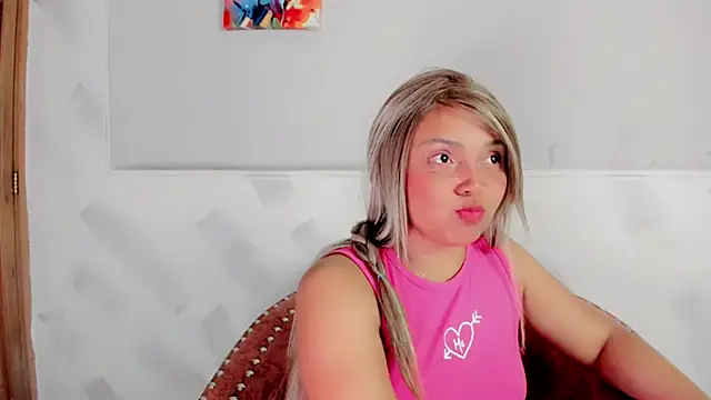 Snapshot of Molly_Logan chatting on February 27, 2026, 8:42 pm Molly Logan online show from February 27, 2026, 8:42 pm