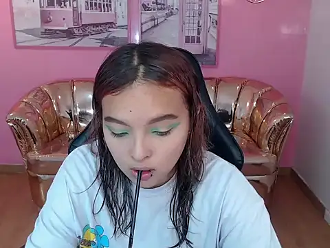 mia foster t online show from October 11, 2025, 12:47 pm