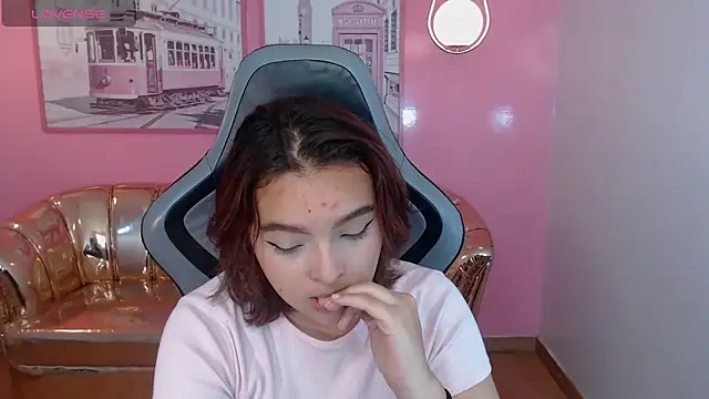 mia foster t online show from December 19, 2025, 12:45 pm