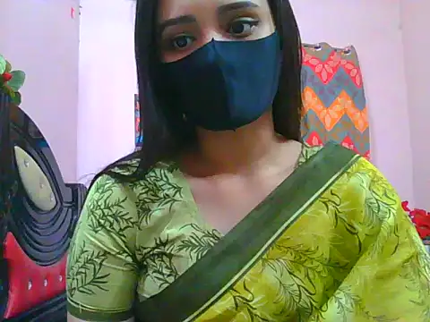 Snapshot of night_queeen7 chatting on February 1, 2026, 8:18 pm night queeen7 online show from February 1, 2026, 8:18 pm