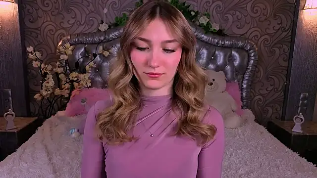 AngelAnabelle online show from April 17, 2026, 1:36 pm