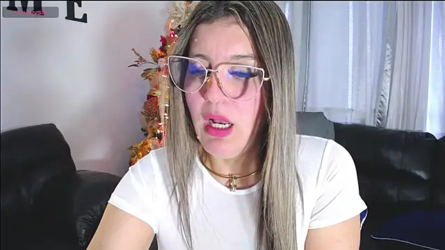 Snapshot of sweet_christtydiaz chatting on December 16, 2025, 10:37 pm sweet christtydiaz online show from December 16, 2025, 10:37 pm