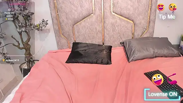 Nahomycarterr online show from October 11, 2025, 8:18 pm