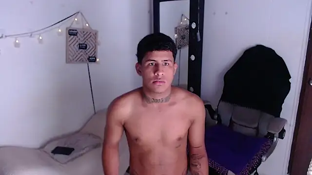 Snapshot of Dylan_horny chatting on November 27, 2025, 10:50 am Dylan horny online show from November 27, 2025, 10:50 am