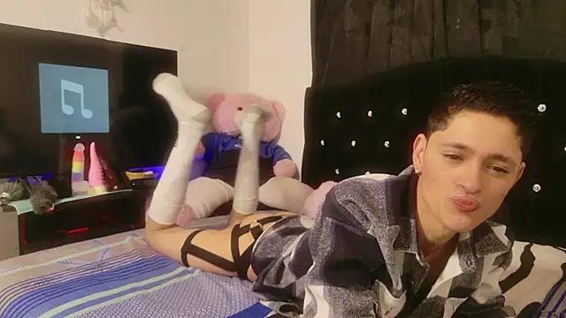 Tyler cat online show from October 6, 2025, 11:18 am