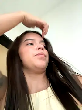 gabriiieela  online show from October 25, 2025, 9:20 pm