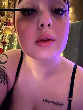 Snapshot of KellyMoors chatting on January 17, 2026, 1:21 am KellyMoors online show from January 17, 2026, 1:21 am