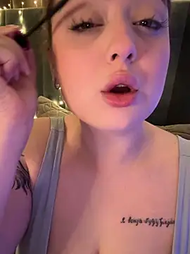 Snapshot of KellyMoors chatting on February 10, 2026, 1:53 am KellyMoors online show from February 10, 2026, 1:53 am