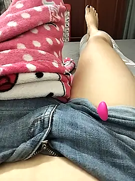 Lili 2love online show from October 24, 2025, 12:45 pm