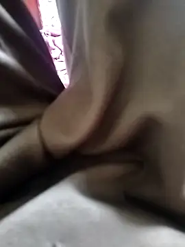 Lili 2love online show from October 25, 2025, 3:47 am