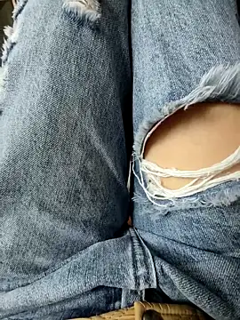 Lili 2love online show from November 5, 2025, 1:05 am