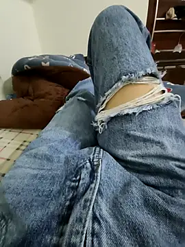 Lili 2love online show from December 2, 2025, 1:11 am