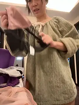 yourkeer online show from December 3, 2025, 8:34 am