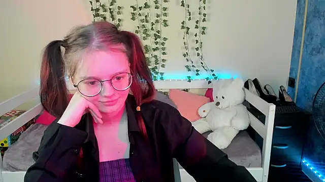 shy elina01 online show from October 2, 2025, 11:39 am