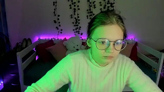 shy elina01 online show from October 25, 2025, 10:12 am