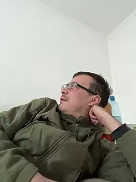 viktor1992-1-1 online show from February 19, 2026, 6:09 am