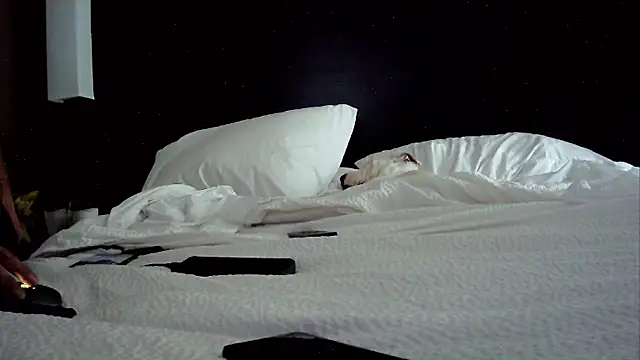 LetMeLiqU online show from October 4, 2025, 7:45 pm