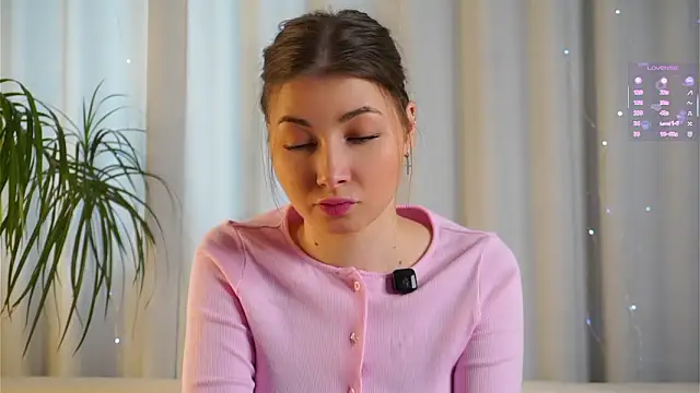 Snapshot of BrittGupton chatting on March 25, 2026, 2:39 am BrittGupton online show from March 25, 2026, 2:39 am