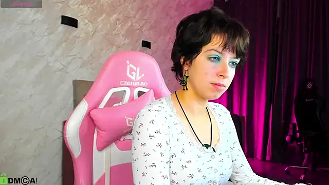 Sara Frayer online show from November 3, 2025, 1:08 am