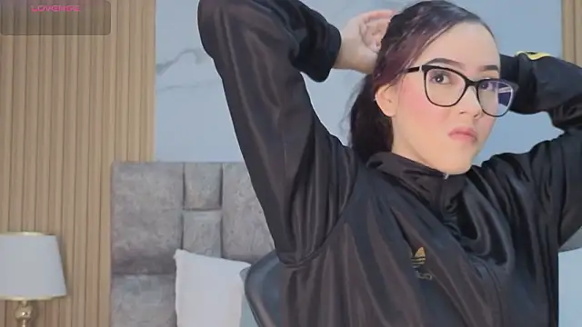 Snapshot of angel__kiss chatting on February 1, 2026, 2:15 pm angel kiss online show from February 1, 2026, 2:15 pm