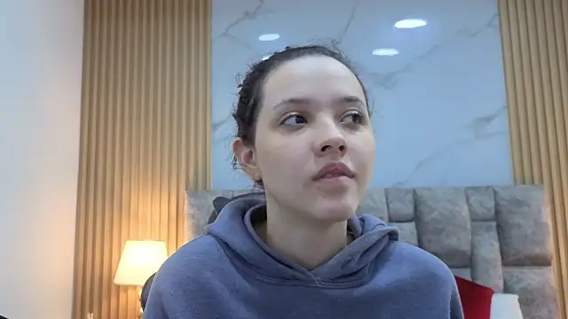 Snapshot of angel__kiss chatting on February 22, 2026, 12:47 pm angel kiss online show from February 22, 2026, 12:47 pm