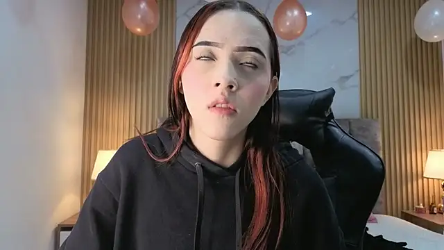 Snapshot of angel__kiss chatting on February 28, 2026, 11:33 am angel kiss online show from February 28, 2026, 11:33 am