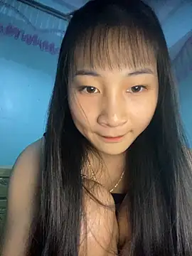 banlinh004 online show from October 27, 2025, 5:33 am