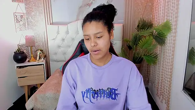 AriaVega online show from March 27, 2026, 12:49 pm