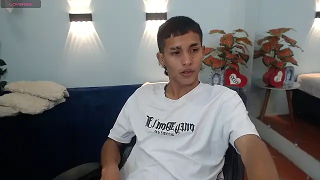 LiamBlack16 online show from October 14, 2025, 1:01 pm