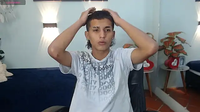 LiamBlack16 online show from October 20, 2025, 12:27 pm