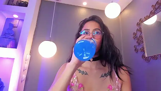 Alana Martinez  online show from March 20, 2026, 8:25 pm