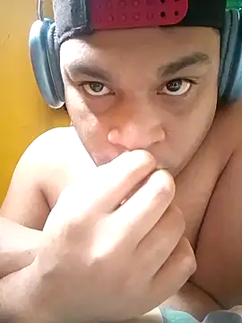 Blackandwhite 30 online show from November 26, 2025, 3:35 pm