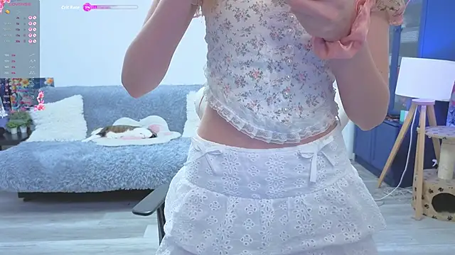 xAlisontiny online show from December 1, 2025, 10:59 pm