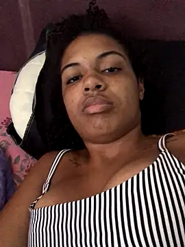 Snapshot of Lorennapires chatting on October 24, 2025, 9:17 am Lorennapires online show from October 24, 2025, 9:17 am