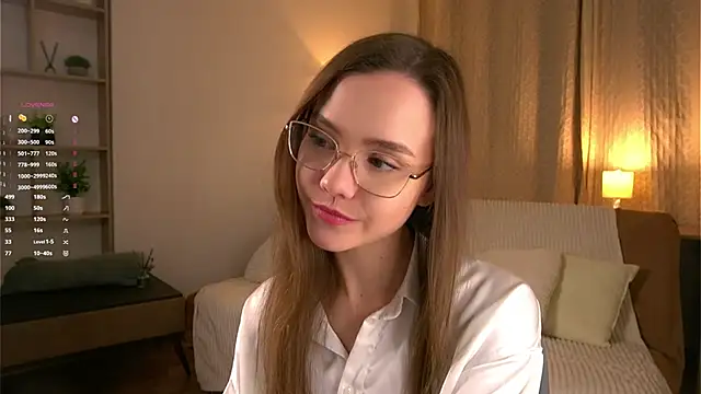 Snapshot of SweetSaraPie chatting on April 8, 2026, 7:03 pm SweetSaraPie online show from April 8, 2026, 7:03 pm