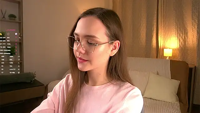 Snapshot of SweetSaraPie chatting on April 15, 2026, 6:15 pm SweetSaraPie online show from April 15, 2026, 6:15 pm