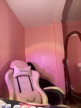 Funtasee Andi online show from April 10, 2026, 7:07 pm