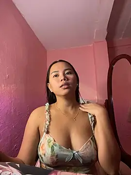Snapshot of Funtasee_Andi chatting on May 1, 2026, 8:13 pm Funtasee Andi online show from May 1, 2026, 8:13 pm