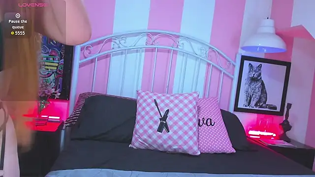 Snapshot of CameronRey_ chatting on October 7, 2025, 4:20 am CameronRey online show from October 7, 2025, 4:20 am