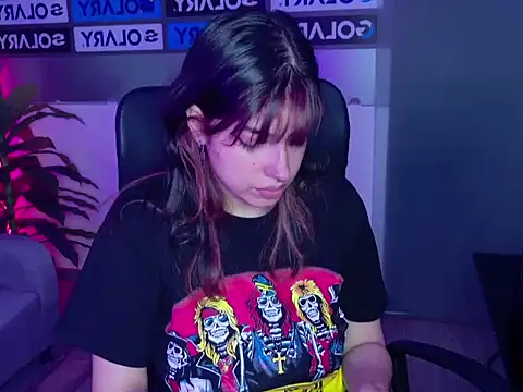 Violetta Swett  online show from November 14, 2025, 1:21 pm