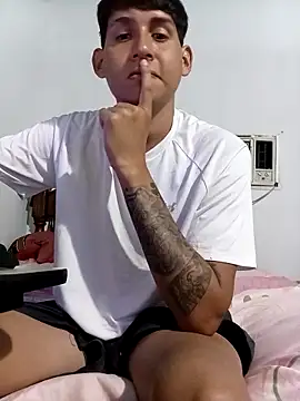 Luisneljc online show from February 23, 2026, 11:46 pm