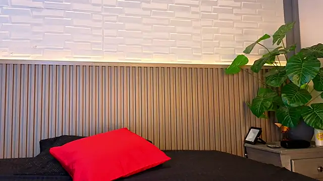 KarliSweet online show from October 31, 2025, 2:01 am