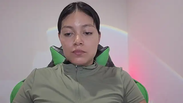 Qadeshoficial online show from February 9, 2026, 8:02 pm