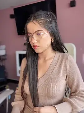 Snapshot of KyliePink_ chatting on October 4, 2025, 11:41 am KyliePink  online show from October 4, 2025, 11:41 am