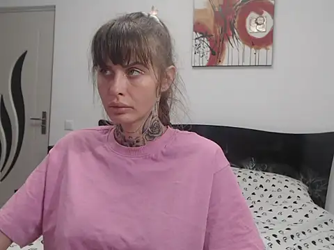 Snapshot of Sassha69 chatting on October 13, 2025, 7:25 pm Sassha69 online show from October 13, 2025, 7:25 pm